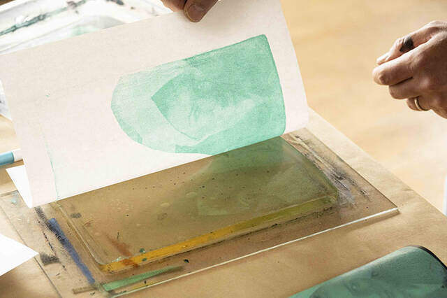 ゲルプリントで遊ぼう！捨てるはずだったデザインで転写DIY