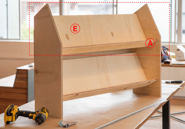 材料費3000円以下で家具作り!飾って片付くディスプレイラックをDIY!