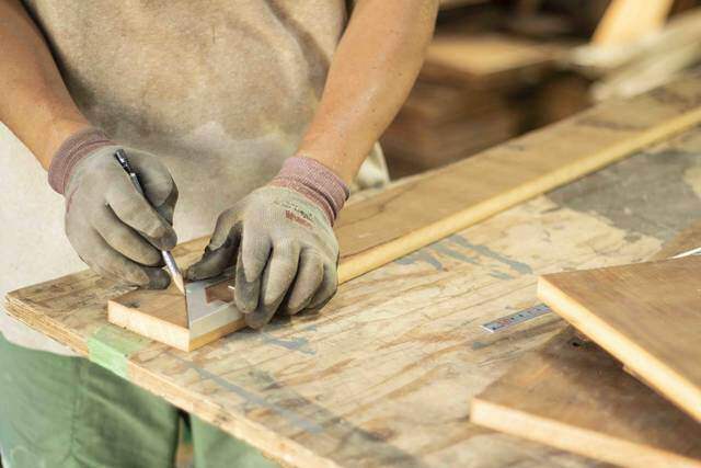 たった4枚の板でベンチが完成！侘び寂びを感じる和モダン家具