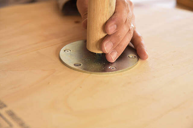 この脚、材料は