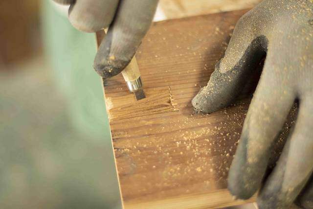 たった4枚の板でベンチが完成！侘び寂びを感じる和モダン家具