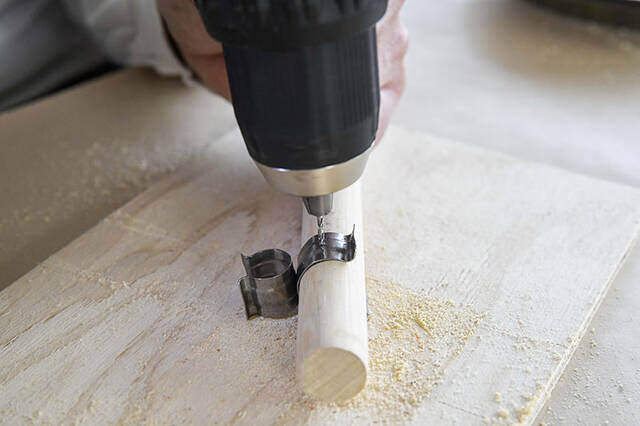 園芸コーナーにもDIYのヒントあり!“クロスクリップ”を使ったアジアンなサイドテーブル