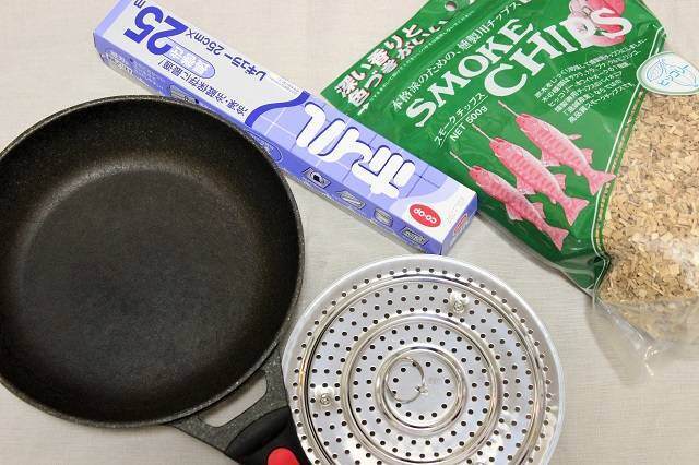ご家庭やアウトドアで燻製はいかが？使い方簡単！材質別オススメ燻製器24選