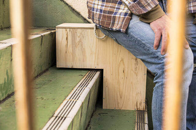 まるで“木製テトリス”!階段を活用したステアボックスをDIY