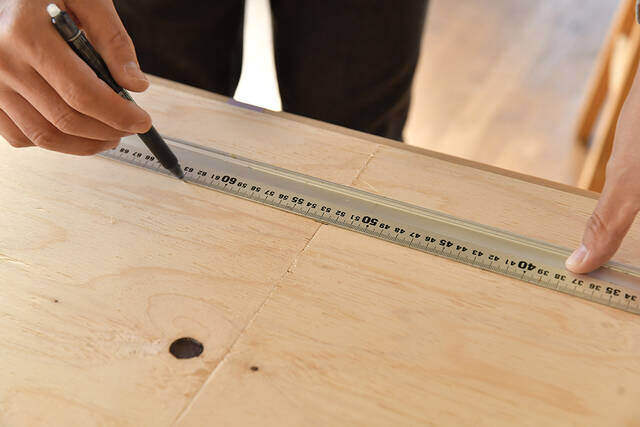 雑誌・植物これ一台！“大容量”で“飾れる”欲張りレコードラックをDIY