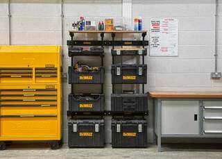 TOUGHSYSTEMはガレージと好相性！アウトドアでも使える壁掛けOKなツールボックス