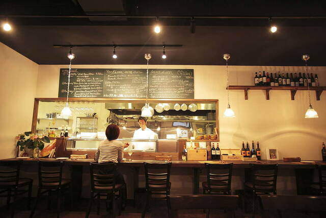 おひとり様専用飲食店のデザインのポイントとは?