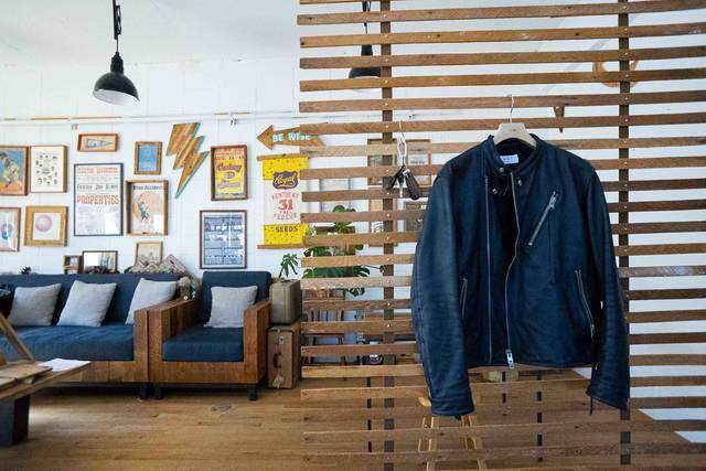 もっと自由に間取りを仕切る！古材とベルトで作るDIYパーテーション