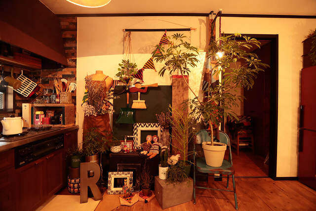 マスキングテープとペイントで実現!原状回復も意識した驚きのDIY部屋!