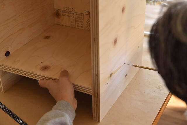 雑誌・植物これ一台！“大容量”で“飾れる”欲張りレコードラックをDIY