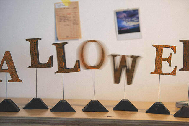 今年のハロウィンは塗って・割る!ムード抜群の本格派飾りをかんたんDIY