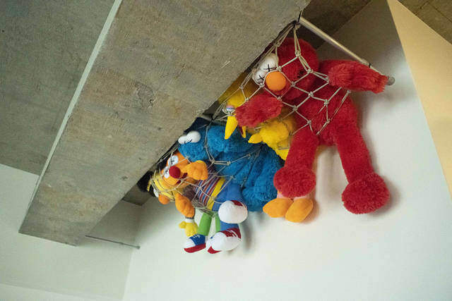 見せる収納は家計にも優しい!? コンテナ使いが巧みなキャンパーリノベ部屋