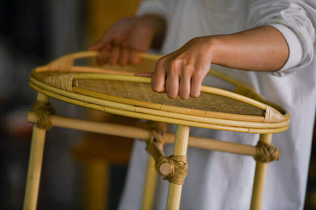 園芸コーナーにもDIYのヒントあり!“クロスクリップ”を使ったアジアンなサイドテーブル