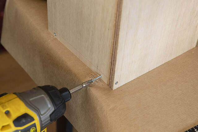 植物をインテリアへ変える。陰影が美しいプランターカバーをDIY