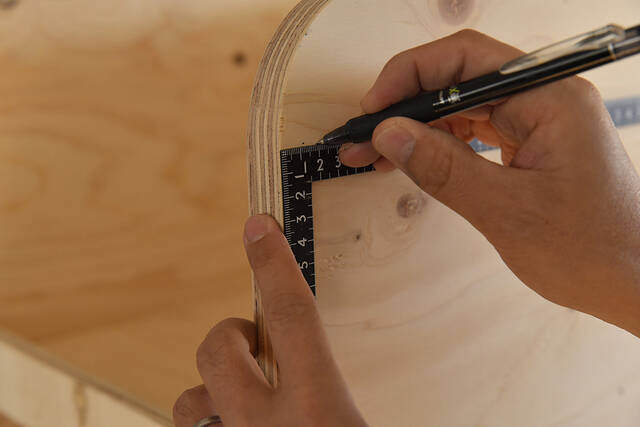 雑誌・植物これ一台！“大容量”で“飾れる”欲張りレコードラックをDIY