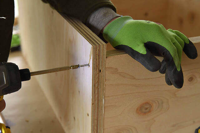 畳んで収納、開いてカフェに!収納力も抜群な移動式バタフライテーブルをDIY