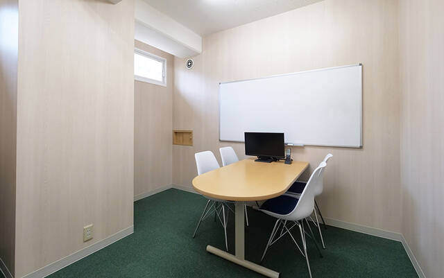 少人数の会議に最適な「ハドルルーム」とは? 生産性を高めるオフィス構築のポイント