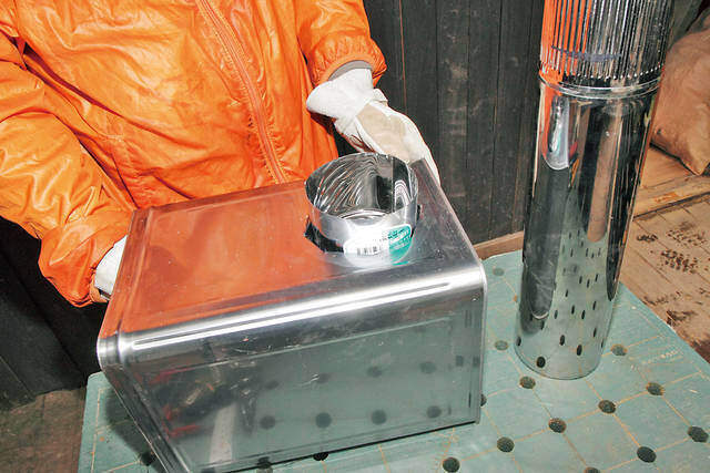 一斗缶&薪ストーブ用煙突で簡易型ロケットストーブを作る