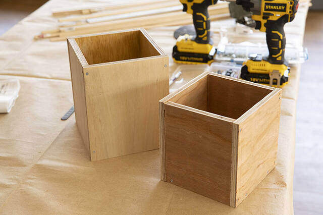 植物をインテリアへ変える。陰影が美しいプランターカバーをDIY