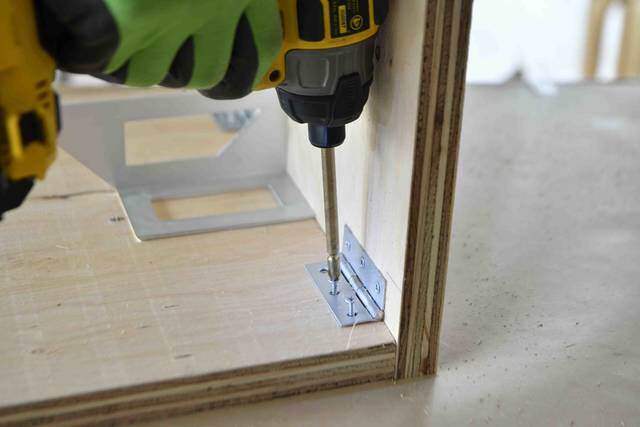 家中どこでもワークスペース！3×6合板1枚から作れる折りたたみデスク&ベンチ