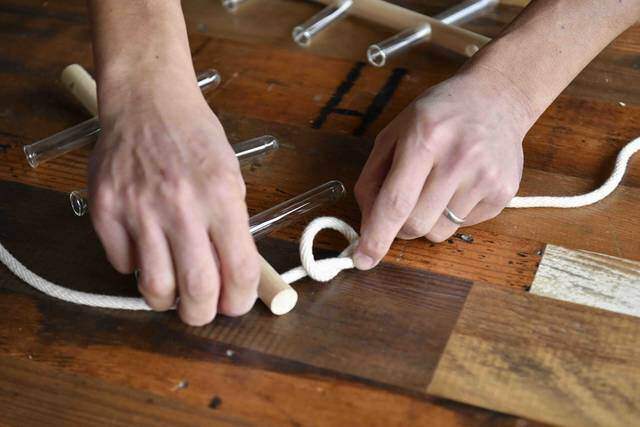 試験管×棒材で作るフラワーベース！植物で壁を飾ろう