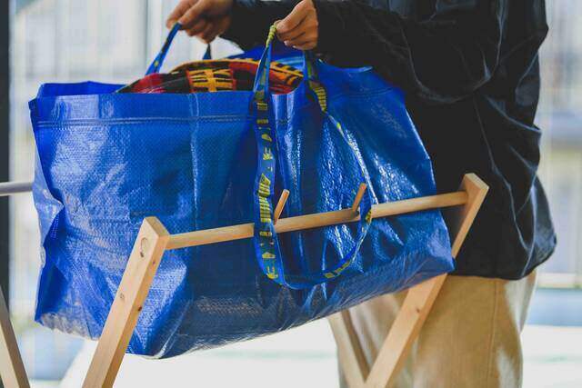 干せて、畳めて、転がせます！IKEAバッグで作るランドリーワゴンをDIY！