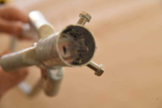 この脚、材料は