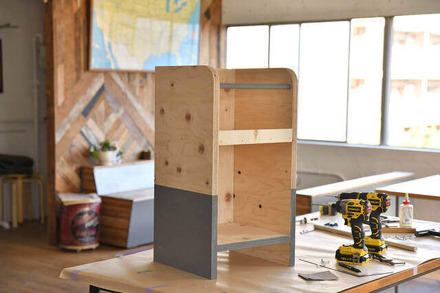 雑誌・植物これ一台！“大容量”で“飾れる”欲張りレコードラックをDIY