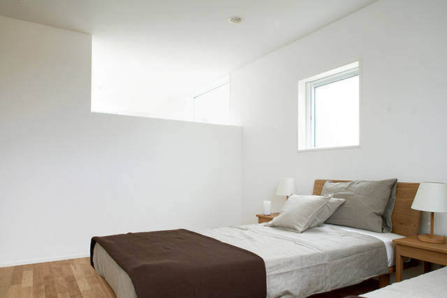 切り取る景色がインテリア。たっぷりの自然光で優しく照らす『窓の家』。