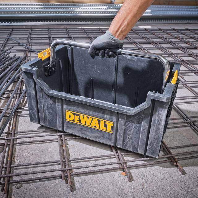 TOUGHSYSTEMはガレージと好相性!アウトドアでも使える壁掛けOKなツールボックス