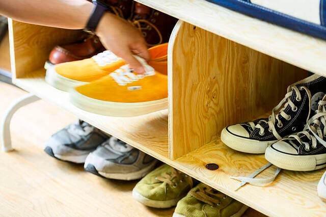IKEAで人気の“アレ”に新提案!服・靴・バッグ全て収納可能な万能ラックをDIY