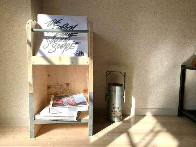 雑誌・植物これ一台！“大容量”で“飾れる”欲張りレコードラックをDIY