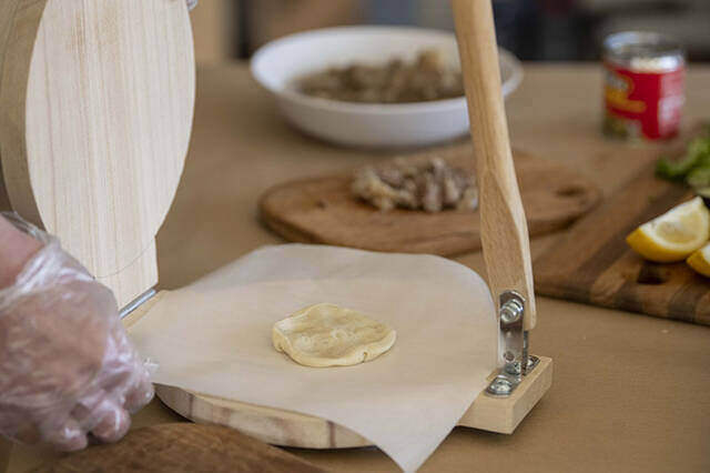 爆速で生地作り！“タコスプレスマシン”DIYでホームパーティがもっと楽しくなる