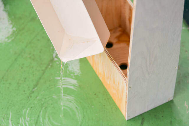 材料たった2つで玄関を格上げ!小物も吊るせる“多目的傘かけ”をDIY