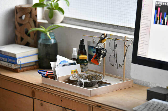 “片付け”がこんなに楽しい!デスク周りの“小物戦争”に終止符を打つオーガナイザーをDIY