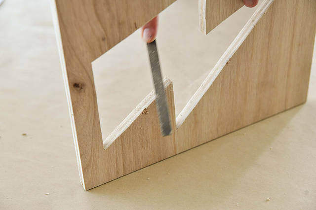 夜キャンプの“光る表札”!テントを見分けるベースサインをDIY