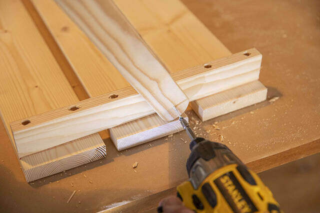 呼ばれて飛び出る便利ラック!?童心をくすぐられる変形DIYレシピ現る