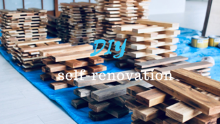 全ての壁紙にさようなら。1,000枚の杉板で作る凹凸壁をDIY！ | DIYer(s)│リノベと暮らしとDIY。