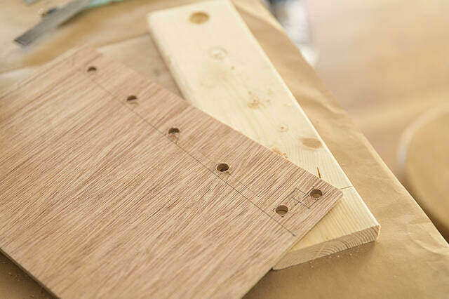 材料費0円の名作が誕生!来客時に壁から飛び出す魔法のハンガーフックをDIY