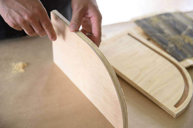 クセになるこの開閉式!木製ブレッドケースDIYで叶える“シャレ収納”