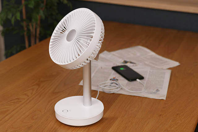 家中、どこでもいっしょ！“コードレス”×“ミニ”な新感覚リビングファン