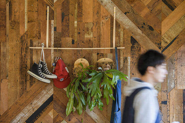 作り方は“曲げるだけ”!?どこでも・なんでも掛けられる超便利なハンガーフックをDIY