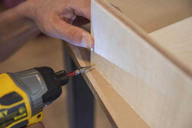 材料費3000円以下で家具作り!飾って片付くディスプレイラックをDIY!