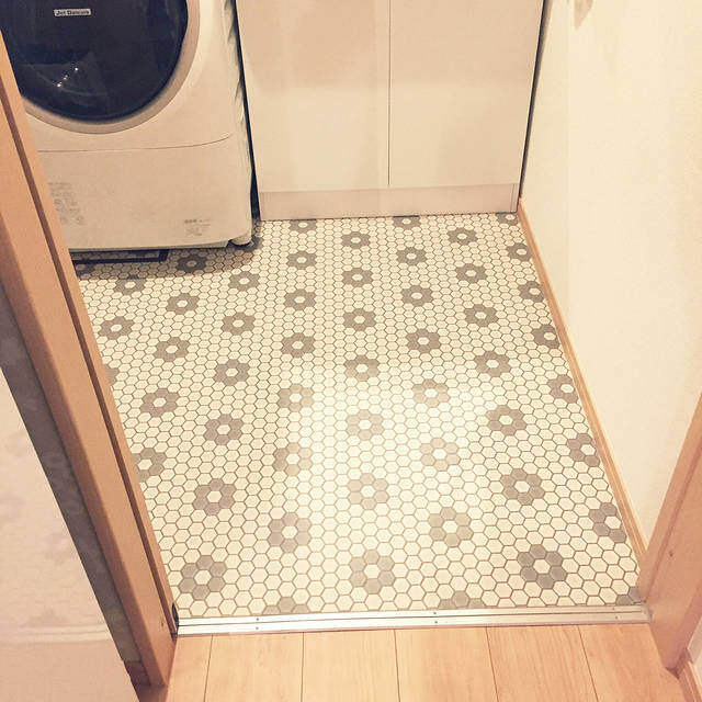 見た目も機能性も◎洗面所の床に最適なクッションフロア!