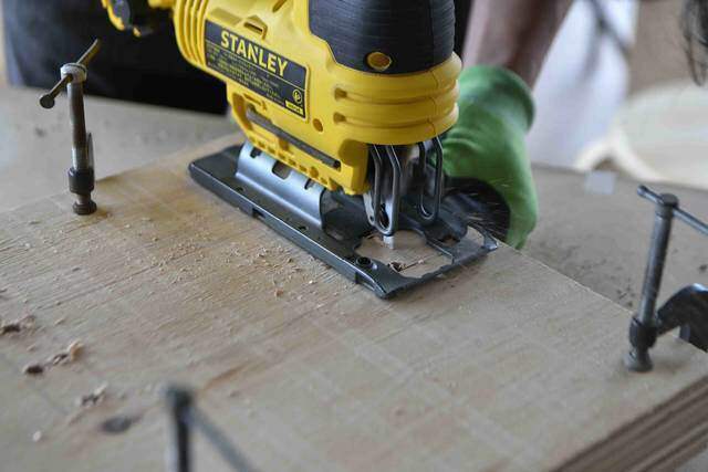 家中どこでもワークスペース！3×6合板1枚から作れる折りたたみデスク&ベンチ