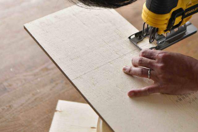 ベランダをもっと楽しもう！2段プランターラックをDIY。