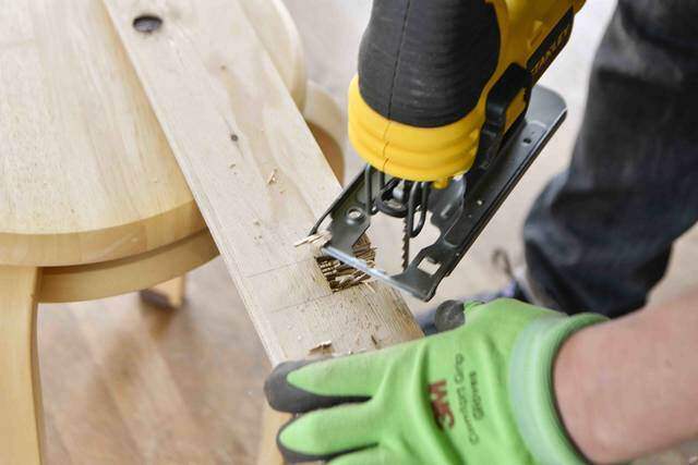 家中どこでもワークスペース！3×6合板1枚から作れる折りたたみデスク&ベンチ