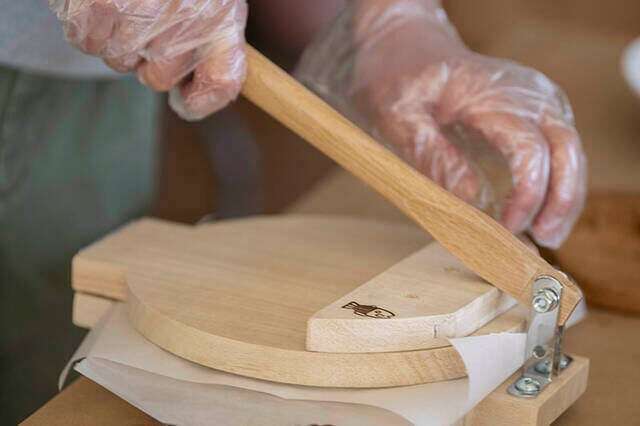 爆速で生地作り！“タコスプレスマシン”DIYでホームパーティがもっと楽しくなる