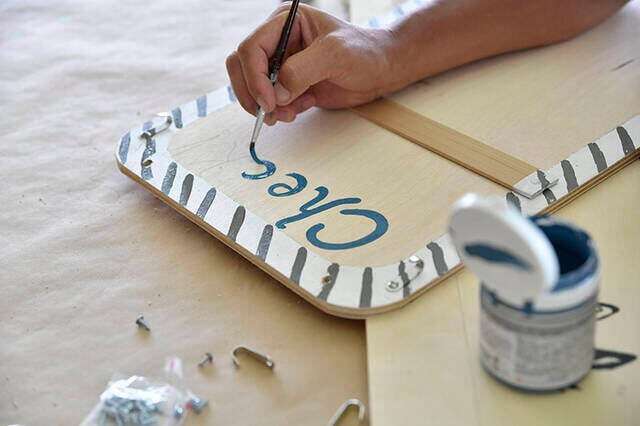 まだホワイトボード使ってる？とにかく使えるカフェ風メッセージボードをDIY