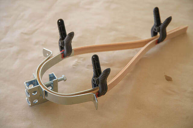 作り方は“曲げるだけ”!?どこでも・なんでも掛けられる超便利なハンガーフックをDIY